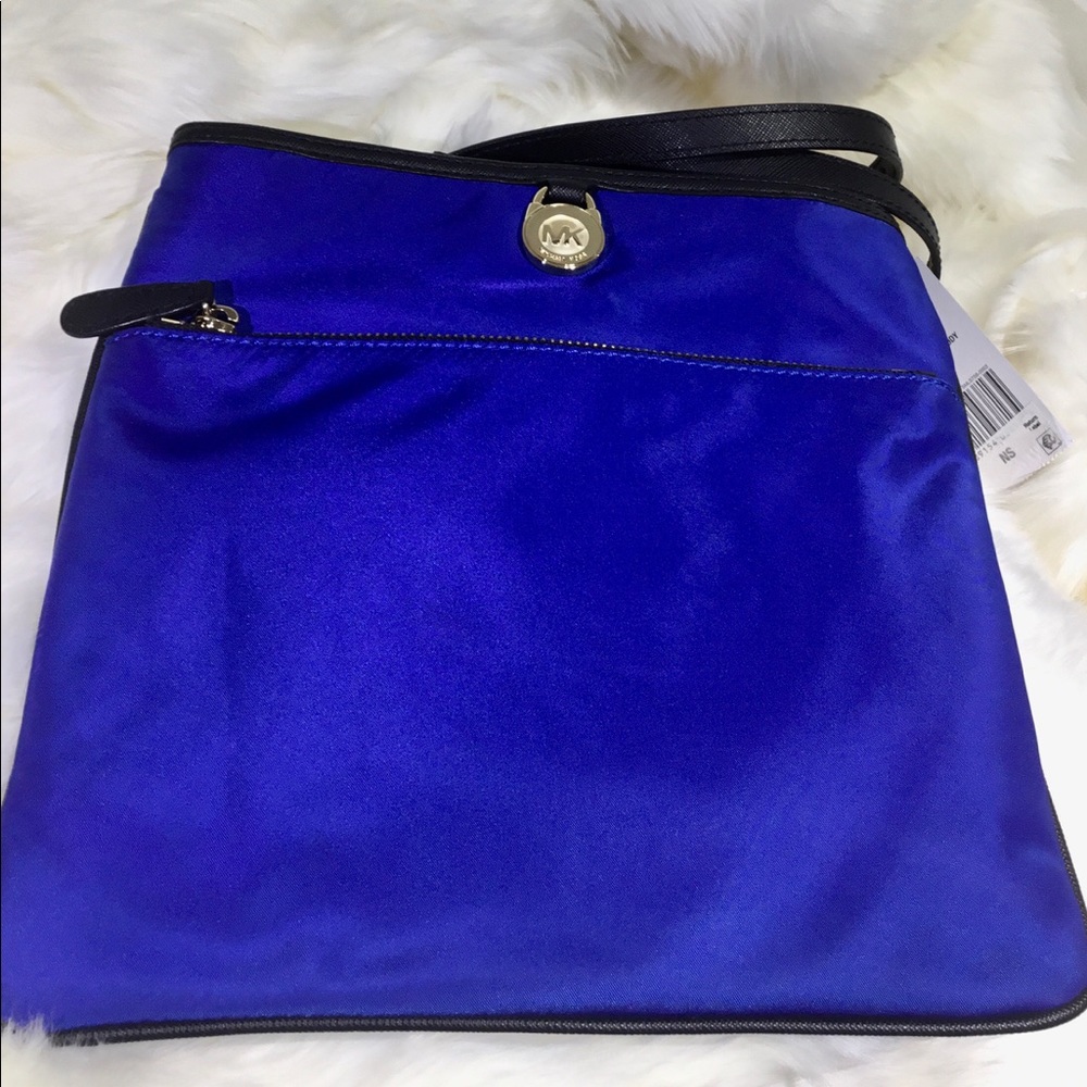 NWT Michael Kors Kempton Large Pocket Crossbody